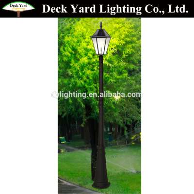 Die Casting Luxury Vintage European Style Solar Garden Lighting Pole Lights